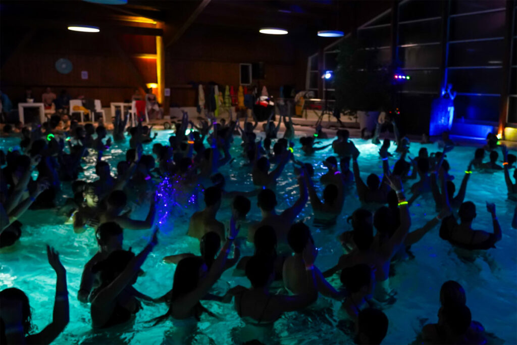 1200x800-pool-party