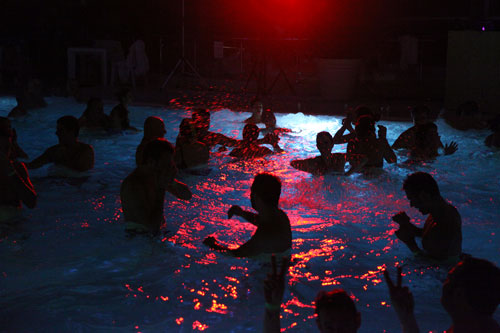 18x12pool-party-capodanno
