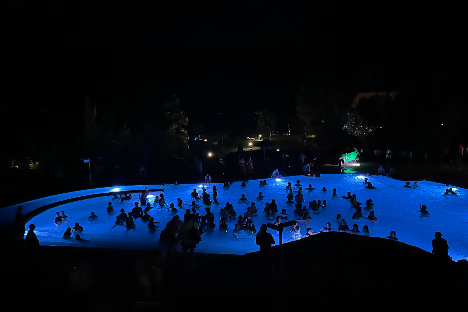 1800x1200-by-night