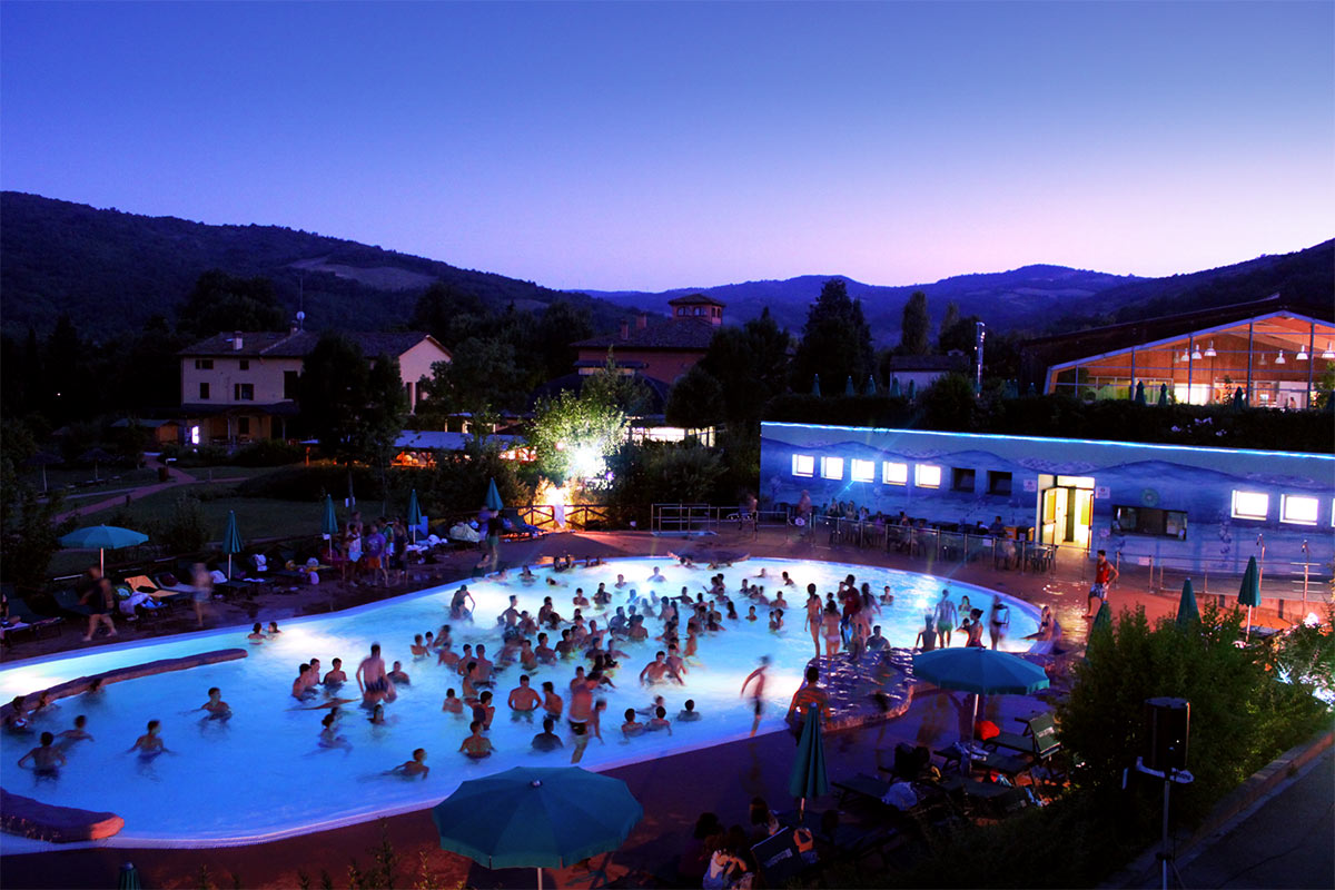 1200x800-pool-party